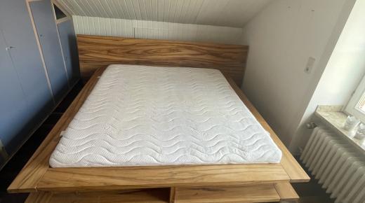 Maßgefertigtes Bett